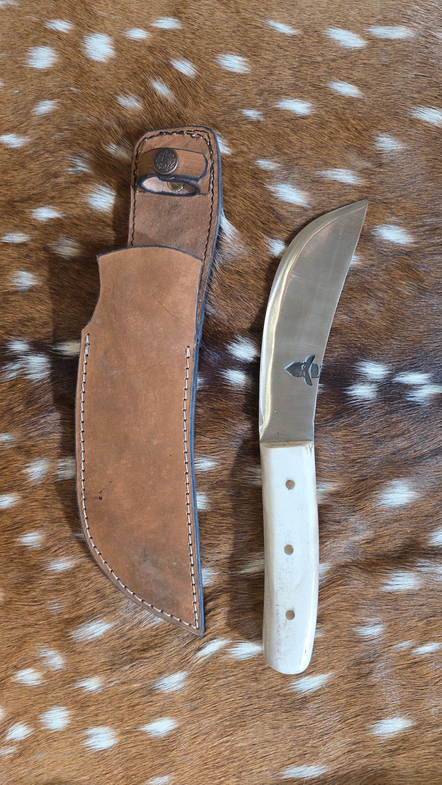 Traditional Skinner deer antler