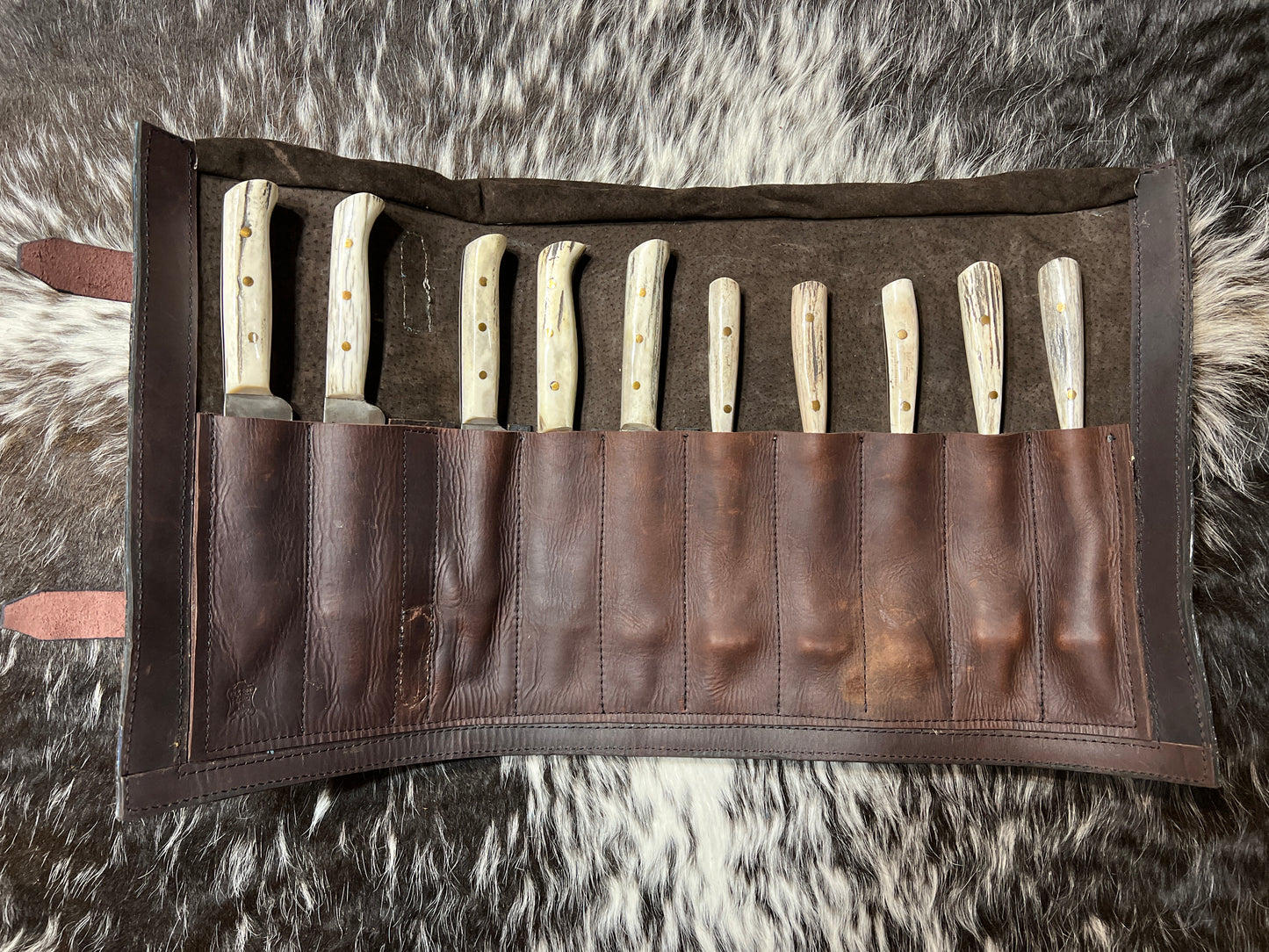 5 Person VK Dinning Set Bull Hide Roll